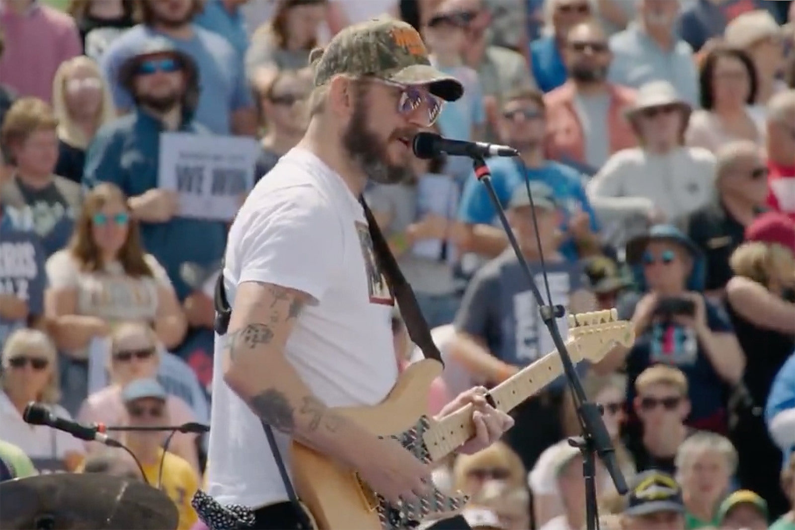 Watch Bon Iver play a Kamala Harris/Tim Walz rally in Eau Claire, WI