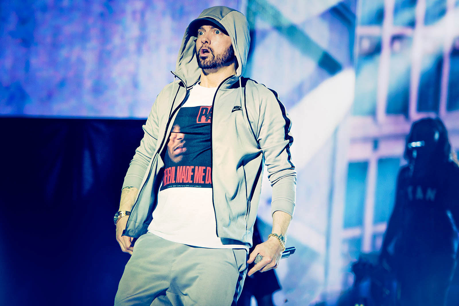 Watch Eminem introduce Barack Obama at Kamala Harris rally in Michigan & Obama rap “Lose Yourself”