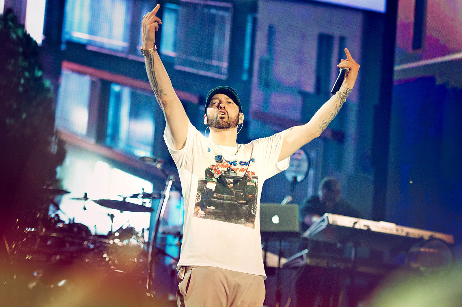 Eminem denies using gunshot sound effect at Bonnaroo