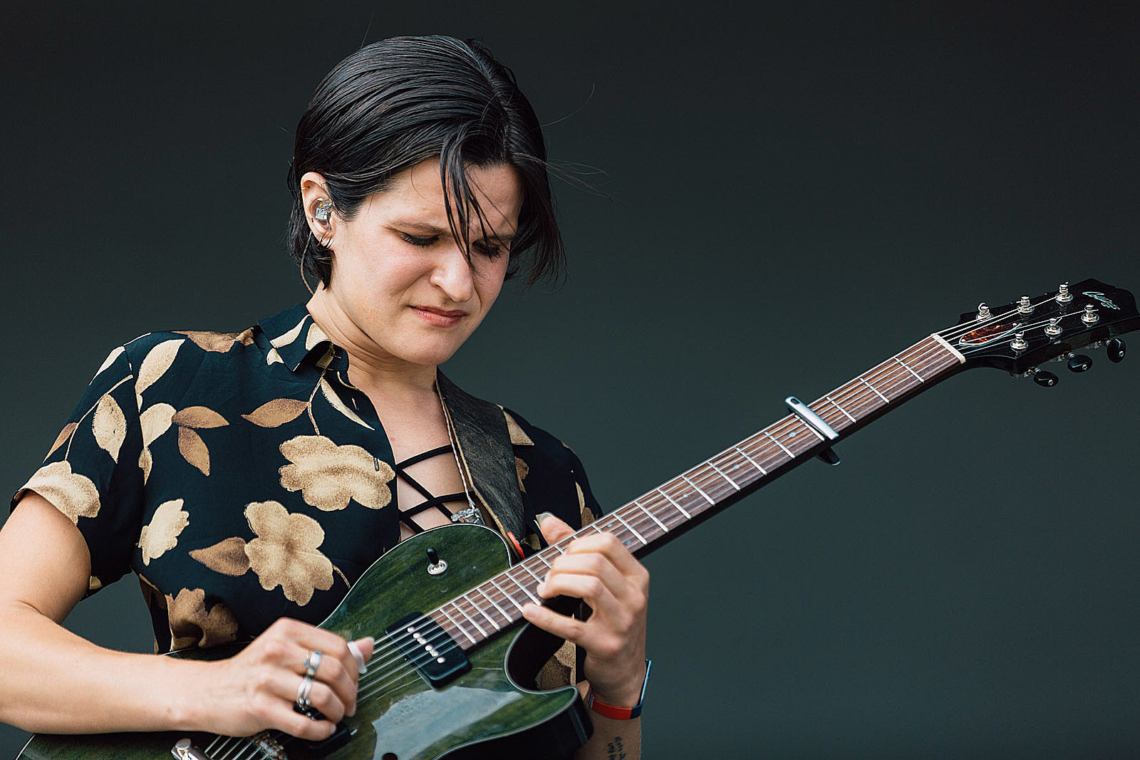 Listen to Big Thief, SOHN & more cover 4AD classics for label’s 40th anniversary