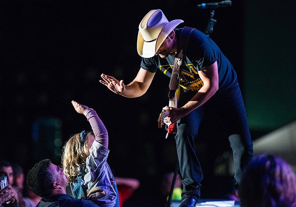 CMAs apologize for media guidelines on guns and politics, lift restrictions