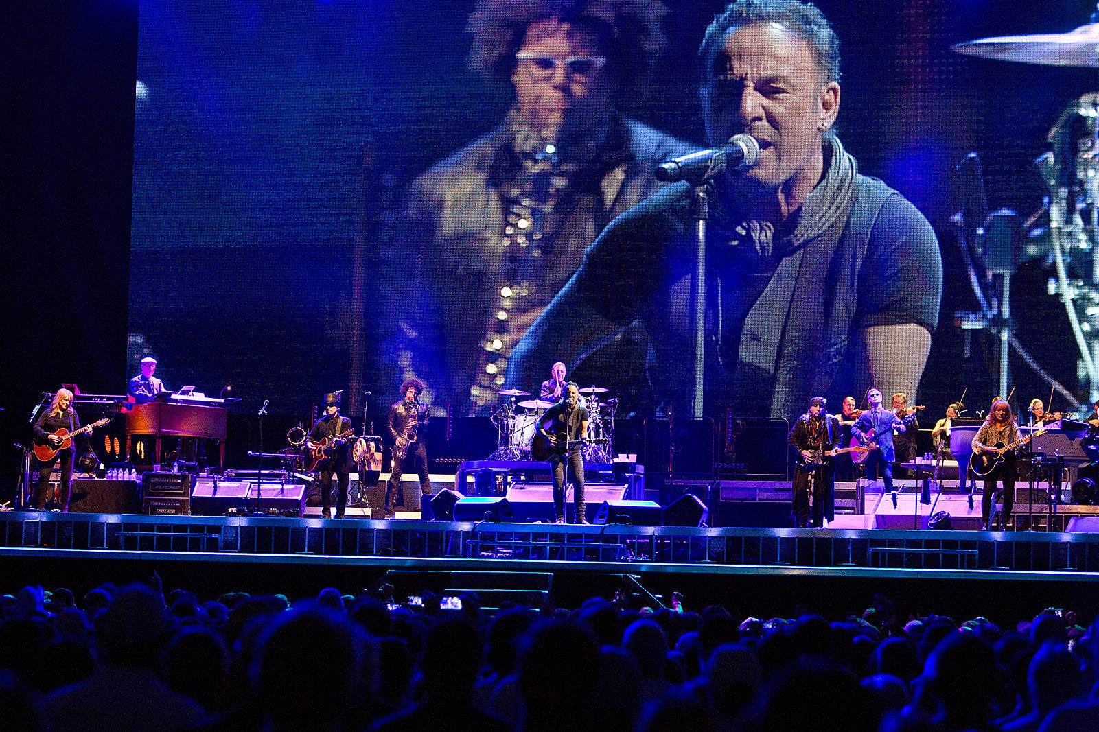 Bruce Springsteen played his longest US show ever at MetLife Stadium, heavy on the early years (setlist)