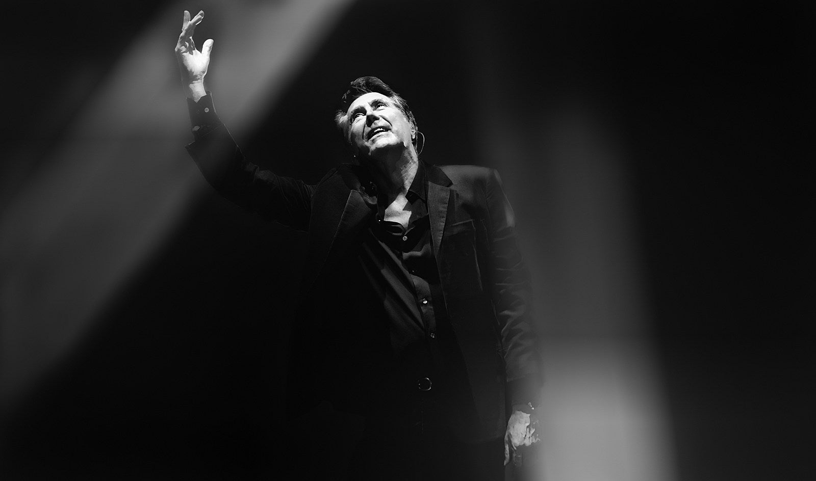 Bryan Ferry played two nights at Beacon Theatre with LP (night 2 pics, setlists)