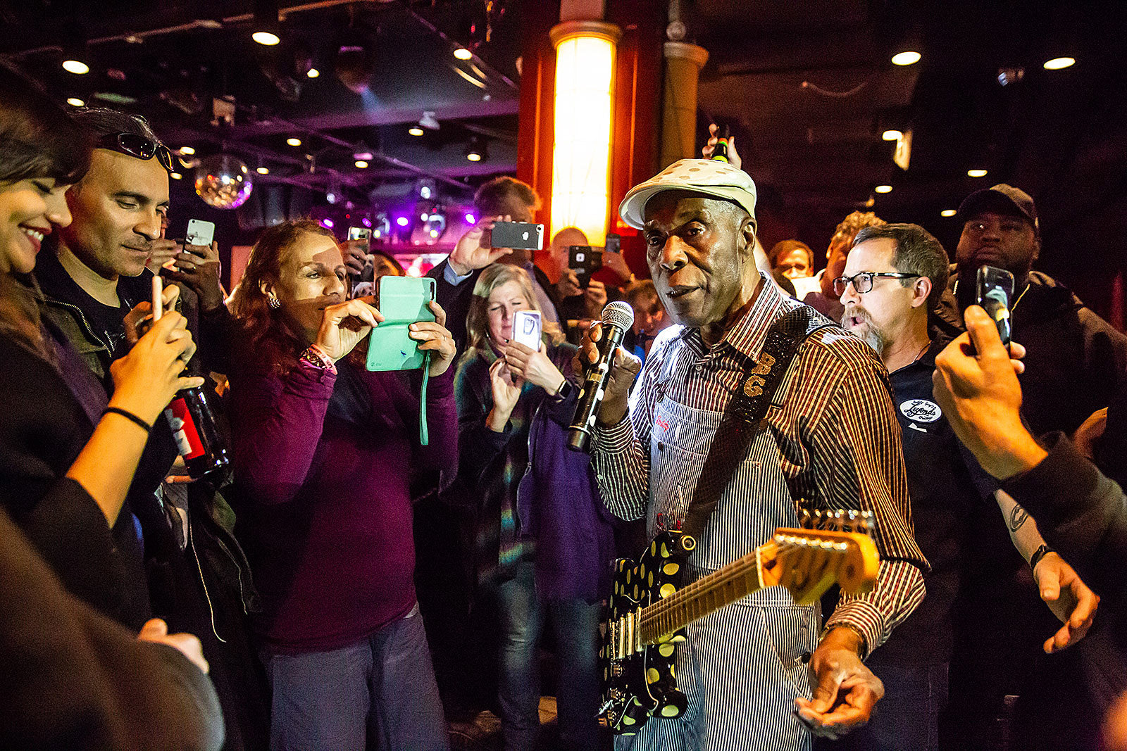 Buddy Guy played 2 nights at B.B. King’s (pics), playing the club’s final night on Sunday