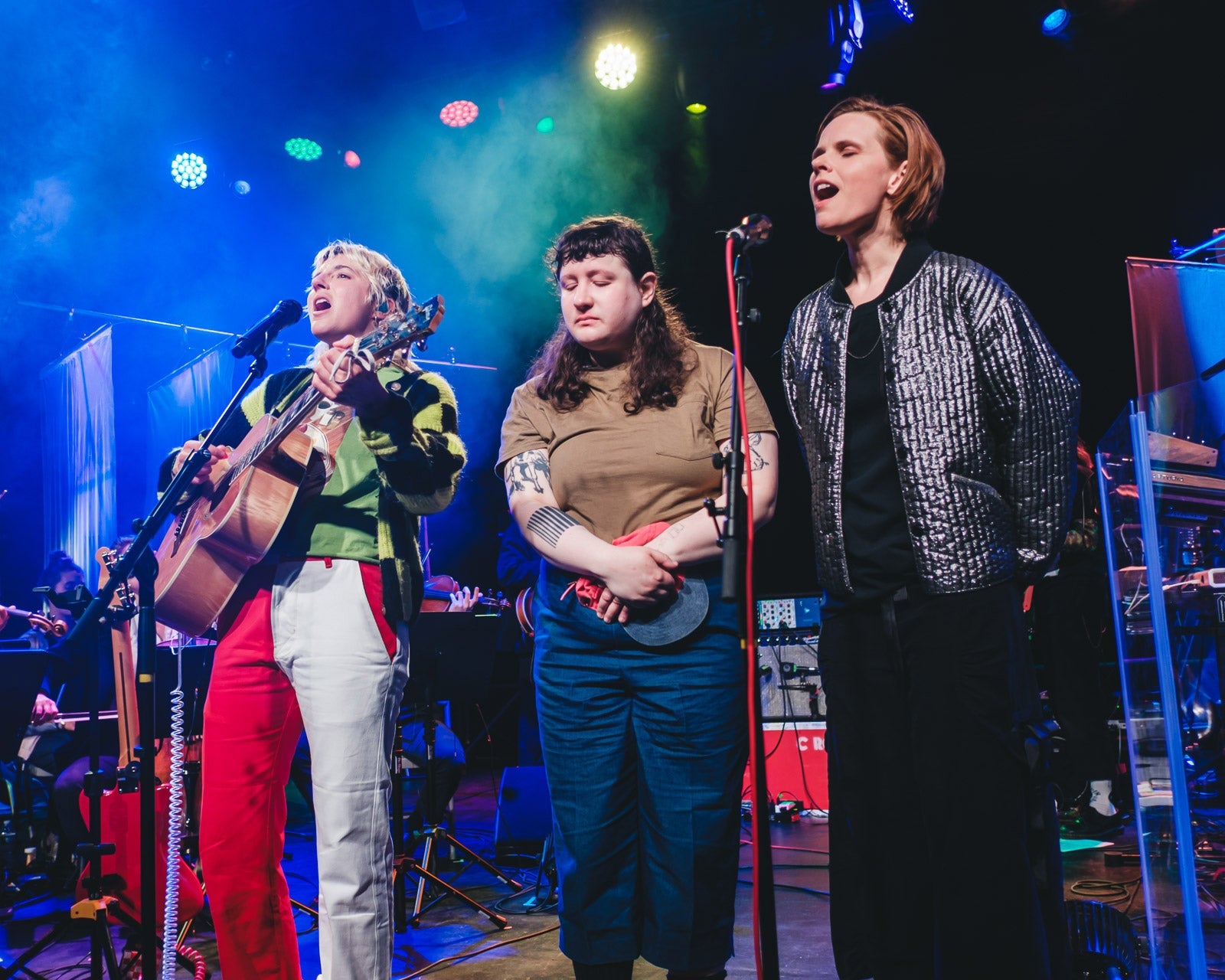 Caroline Rose brought out Cassandra Jenkins & Joanna Sternberg at NYC show w/ Metropolis Ensemble (pics, video, setlist)