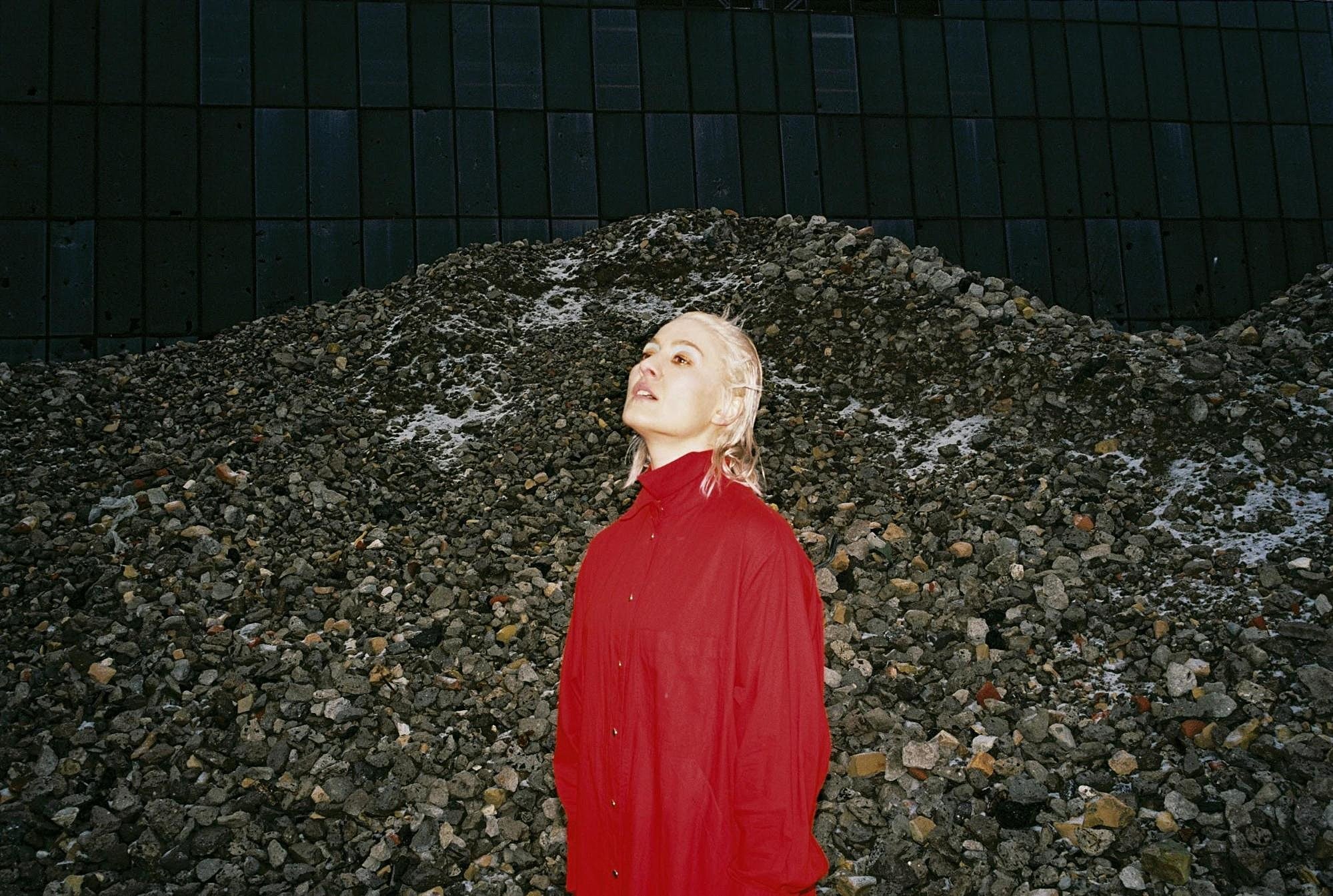 Cate Le Bon announces new LP & tour (listen to “Daylight Matters”)