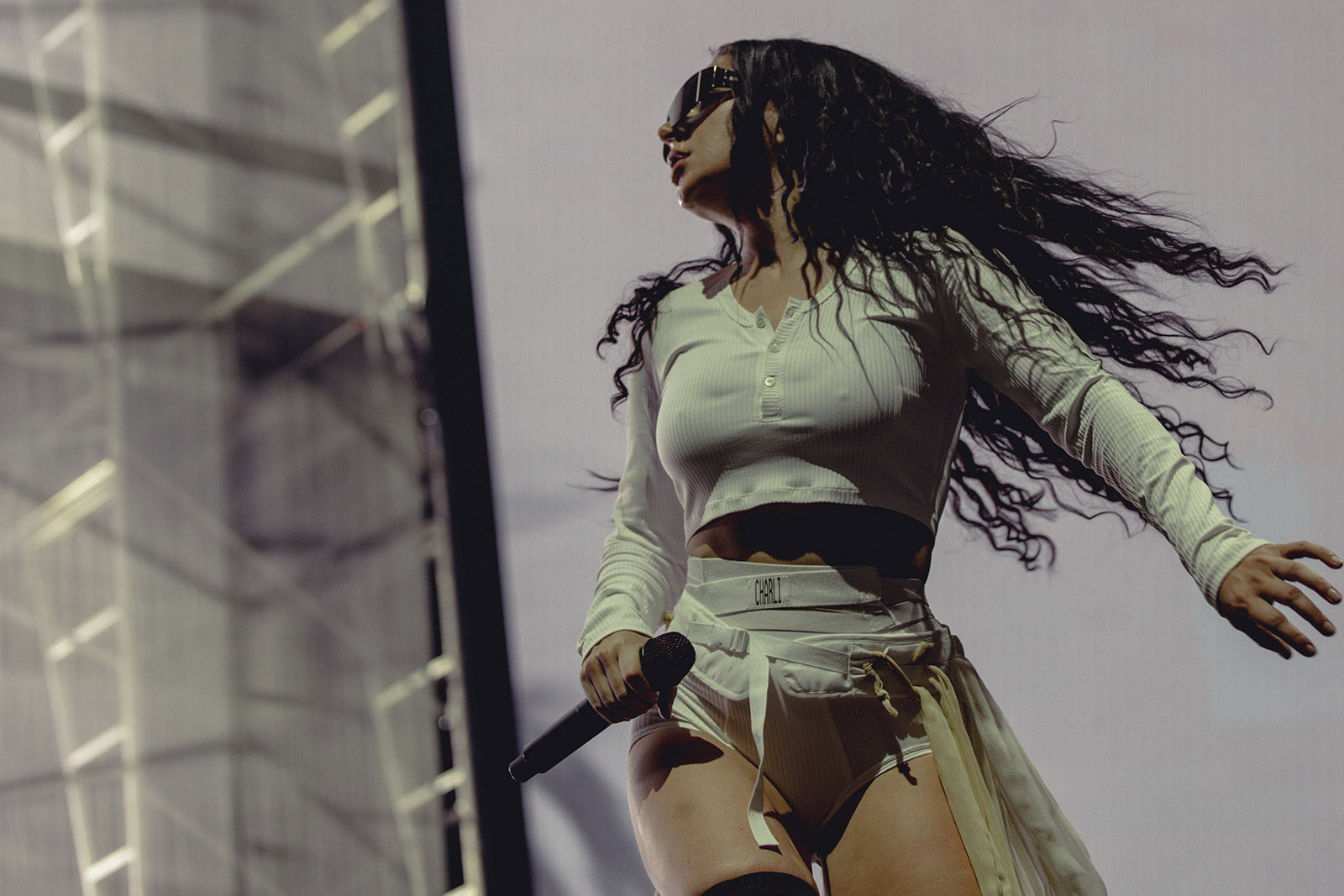 Charli XCX & Troye Sivan began “Sweat” tour (Detroit & Montreal pics, video, setlist)