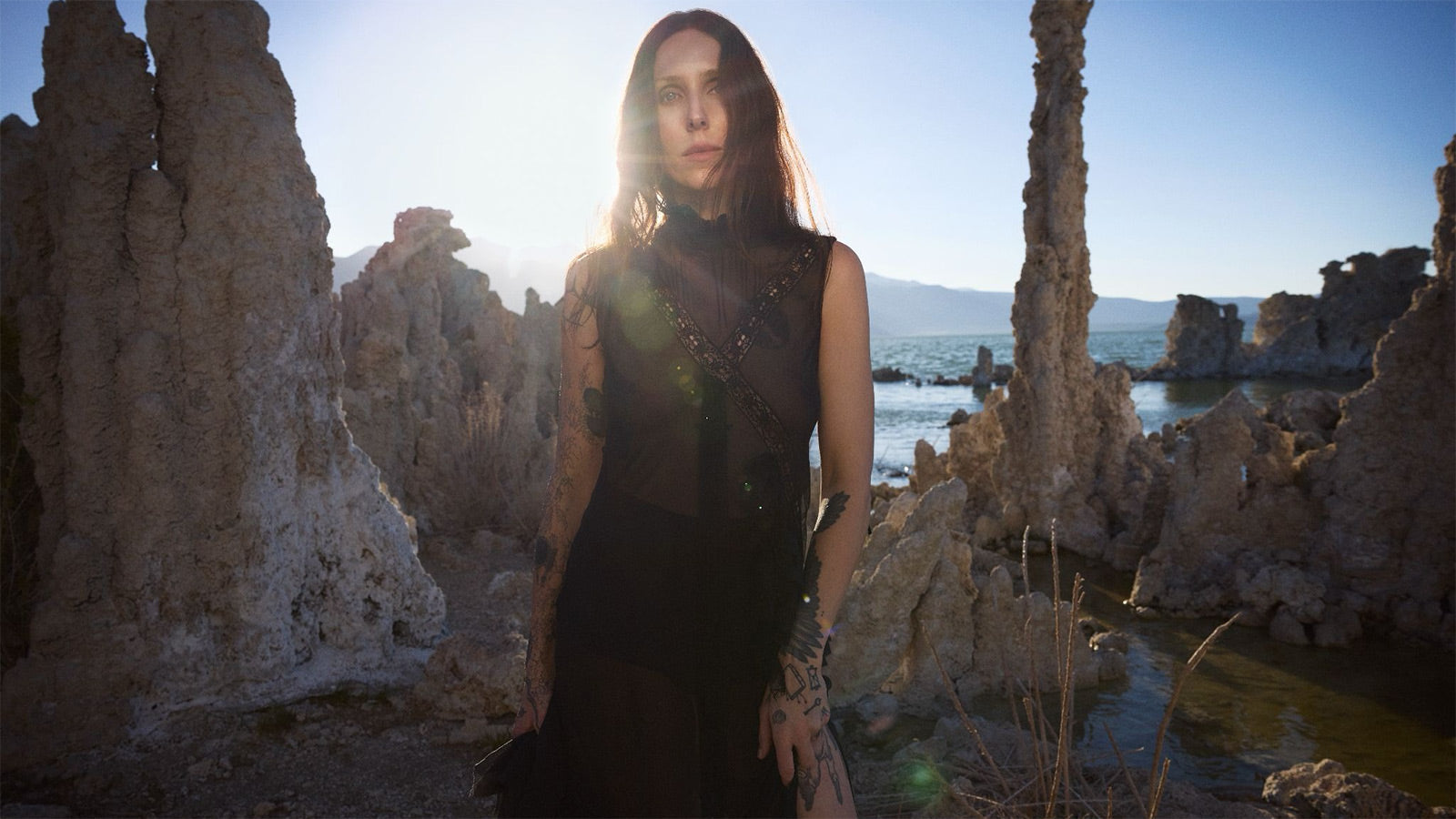 Chelsea Wolfe announces new LP ‘The Dark’ (new single, exclusive vinyl & t-shirt)