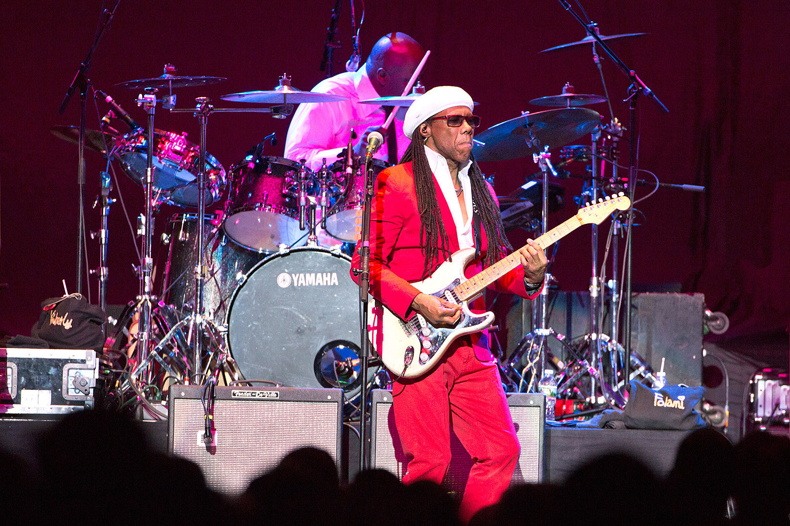 Earth, Wind & Fire and Chic ft. Nile Rodgers had MSG dancing in the aisles (pics, setlists)
