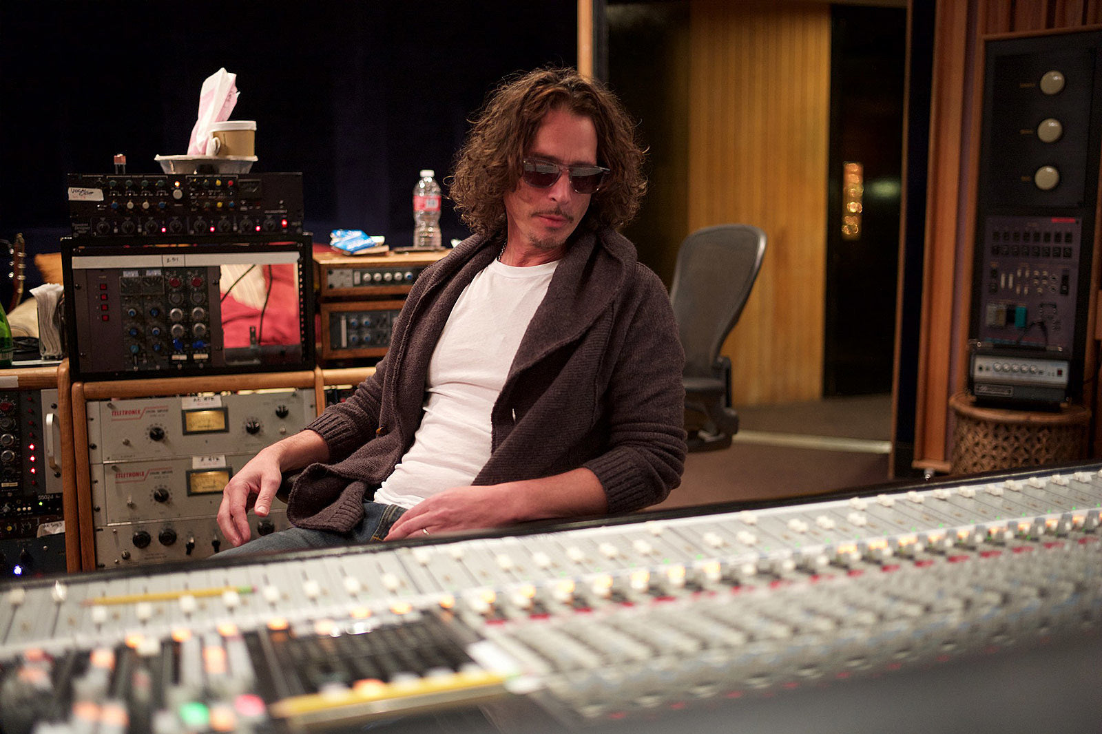 Chris Cornell covers LP (John Lennon, Janis Joplin, more) out on picture disc & CD
