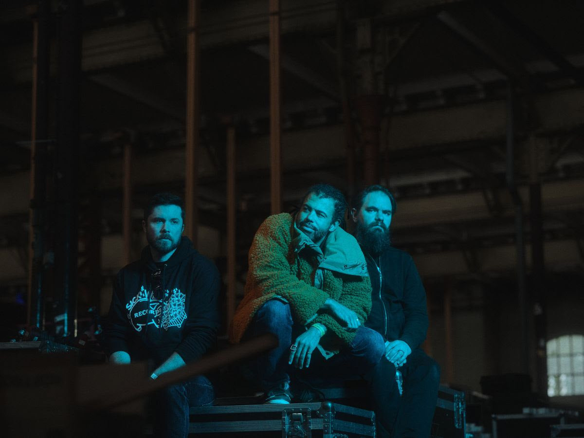 clipping. announce new album ‘Dead Channel Sky,’ share “Change the Channel”