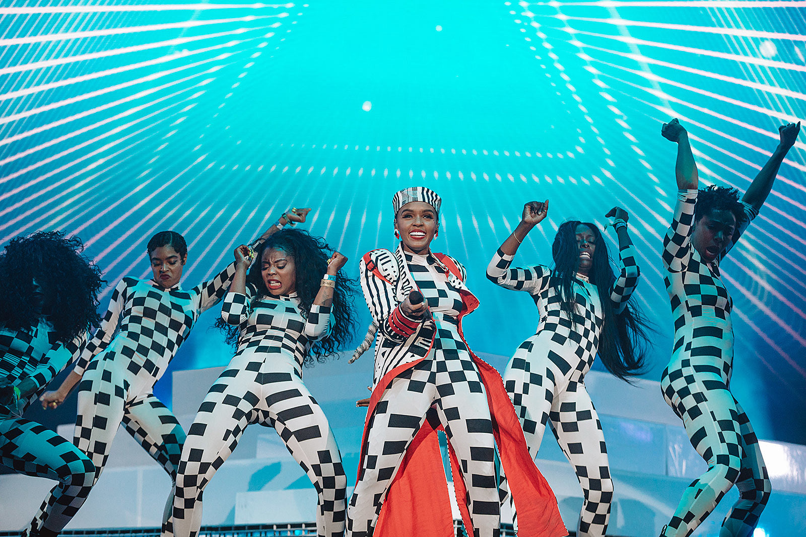 Coachella 2019 Weekend 2 pics (Janelle Monae, Anderson .Paak, The 1975, more)