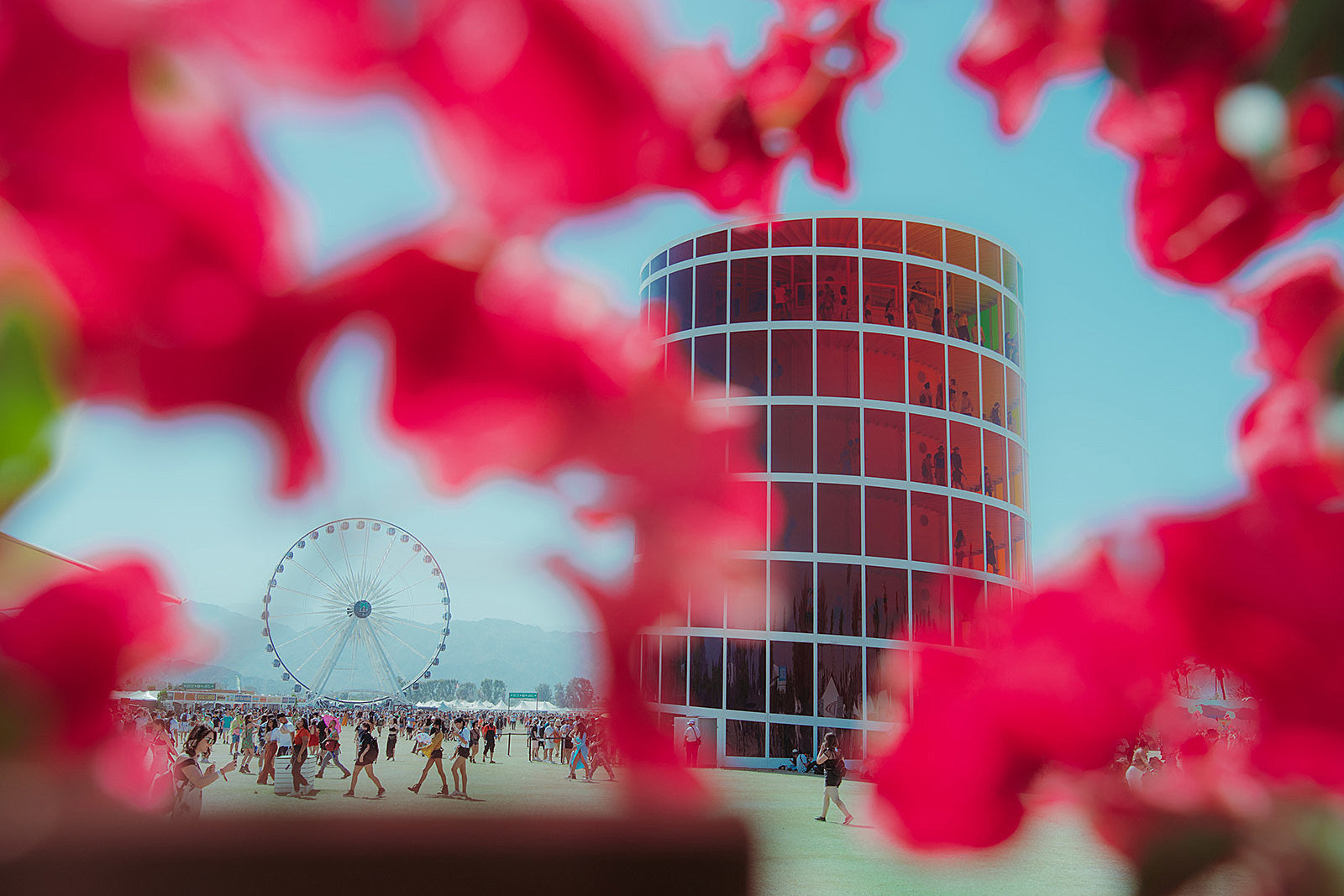 Coachella weekend 2 day 3 pics/videos (Ariana Grande, YG, A$AP Rocky, Bieber, Zedd, more)
