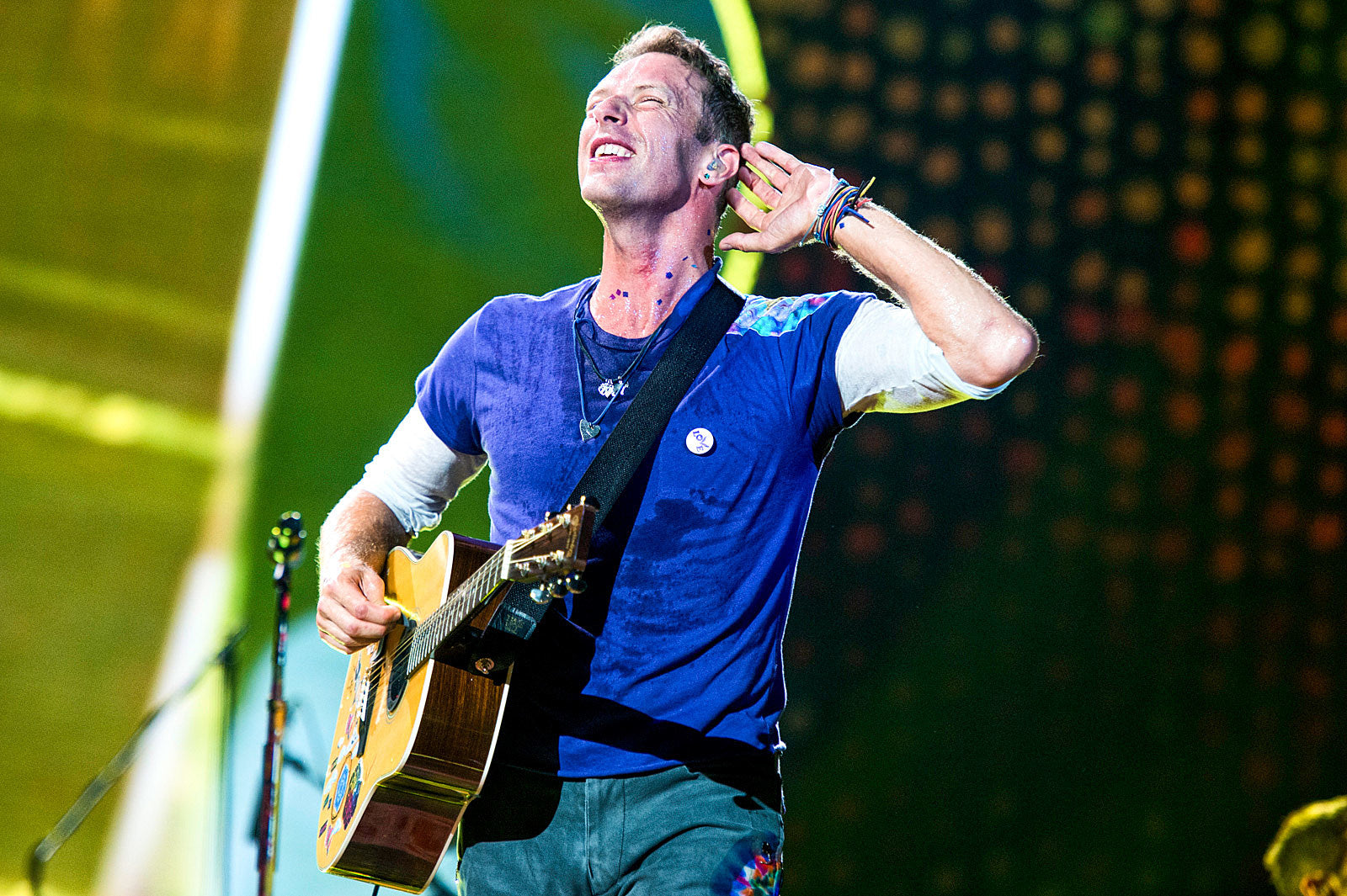 Today’s livestreams (Chris Martin, Erykah Badu vs Jill Scott, Peter Hook, DJ Jazzy Jeff & more)