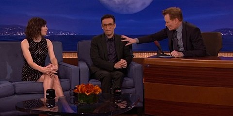 Carrie Brownstein & Fred Armisen discuss how Fred thinks he will find a way to tour w/ Sleater-Kinney on ‘Conan’ (watch)