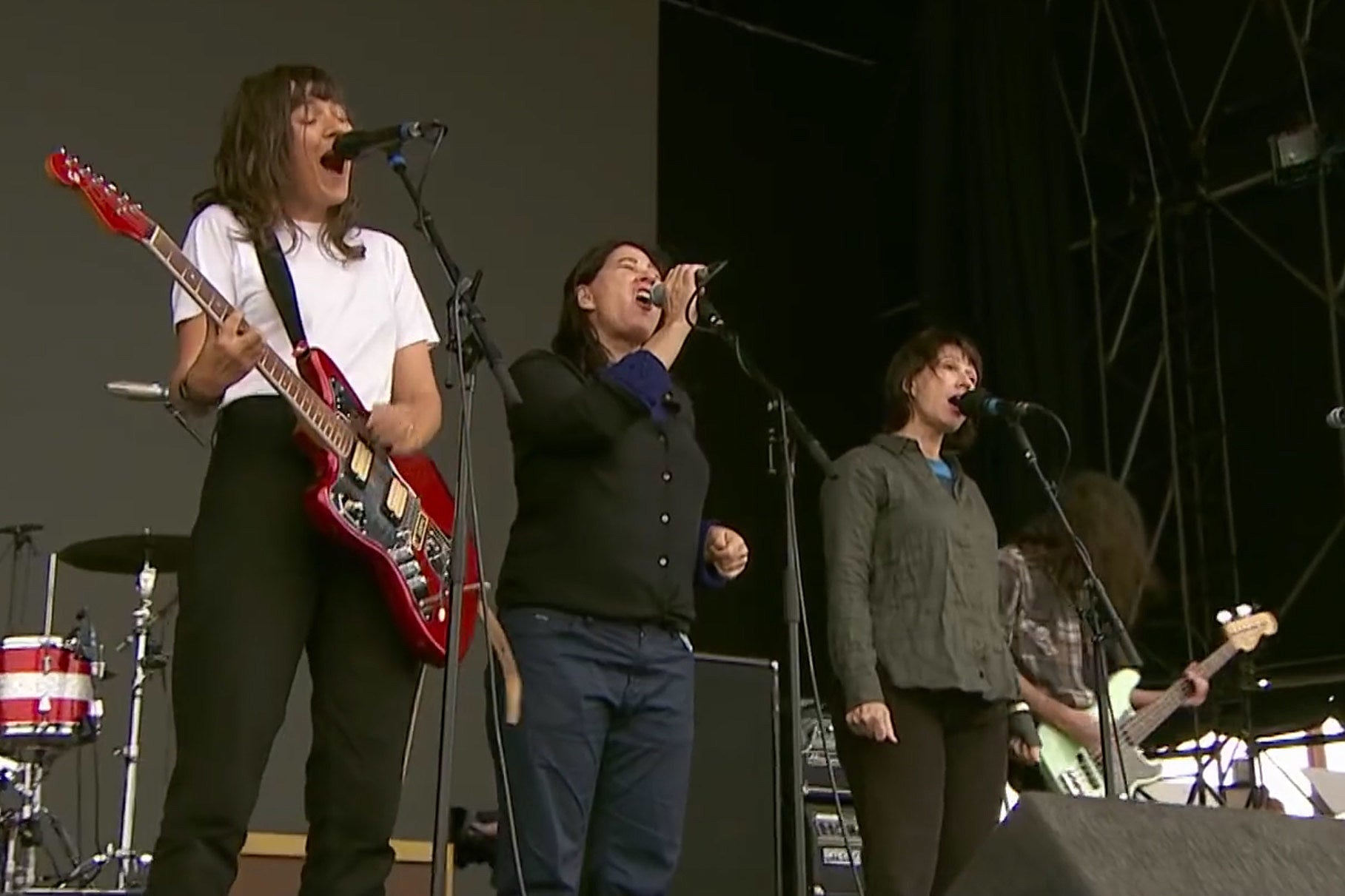 The Breeders joined Courtney Barnett on stage at Biggest Weekend (watch)