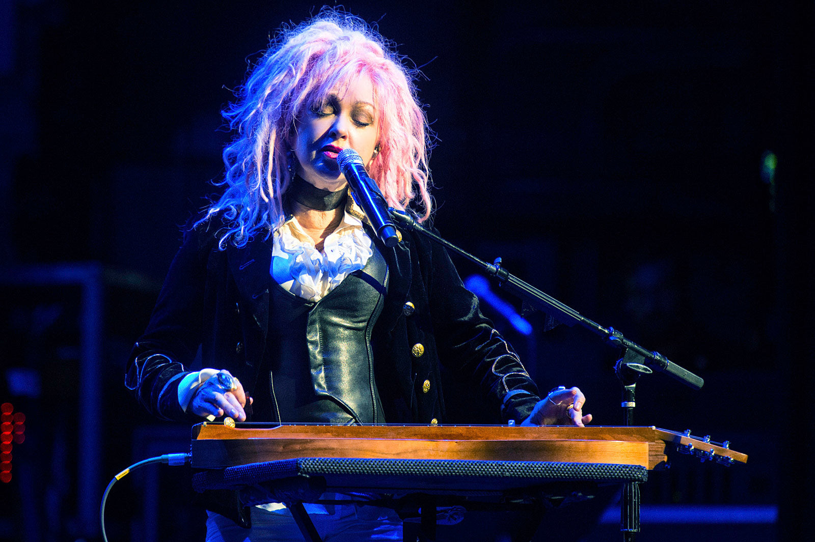Cyndi Lauper announces 2018 “Home for the Holidays” show