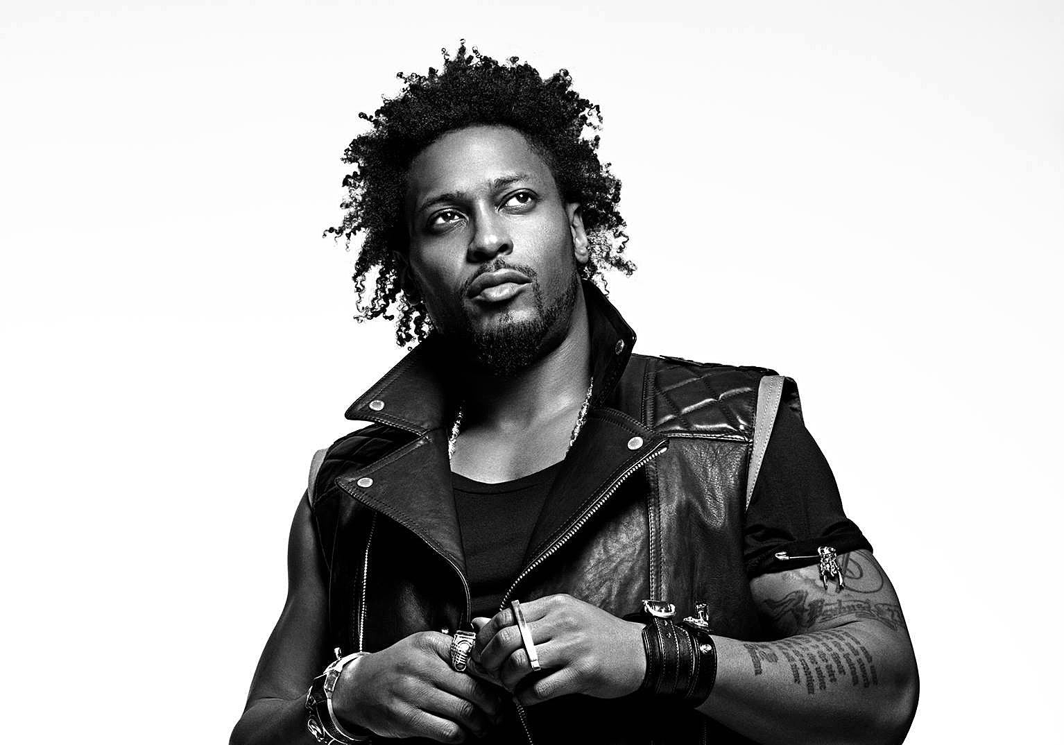 Watch D’Angelo’s full Verzuz concert ft. a new song, Method Man, Redman, H.E.R. & more