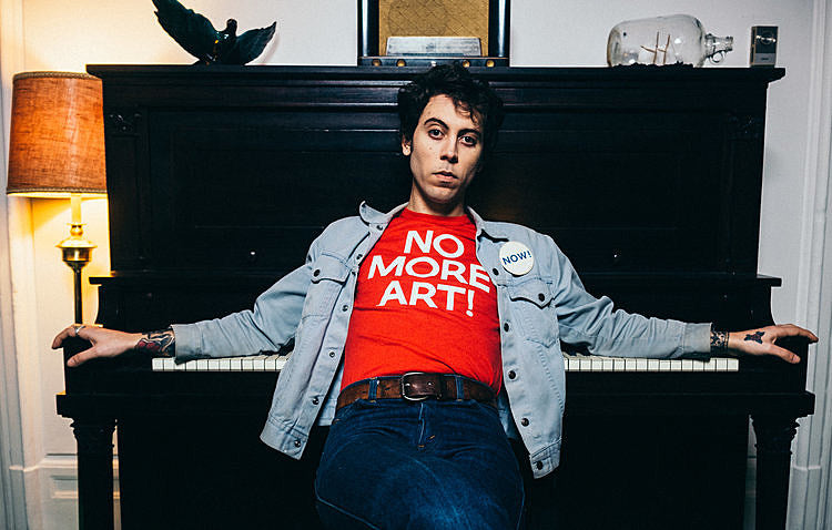 Daniel Romano pays tribute to Ramones with “The Pride of Queens” video (watch)