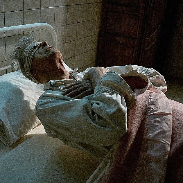 David Bowie reveals video for “Lazarus” (watch)