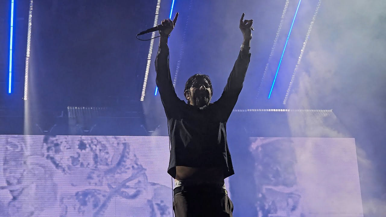 Deftones covered “Ghosts” & played live rarities at Dia De Los Deftones, playing London w/ Weezer & more
