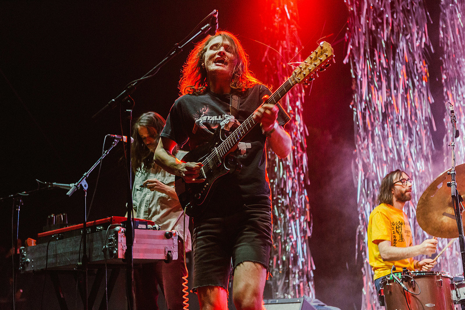 King Gizzard share “Greenhouse Heat Death” & “The Last Oasis” (LP #5 of 2017?)
