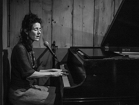 Diane Cluck touring in October (2 NYC shows included)