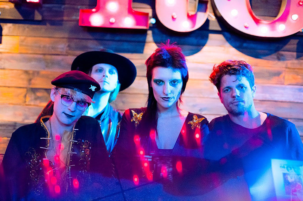 DRÆMINGS on tour with Death Valley Girls (listen to new single “Golden Age”)