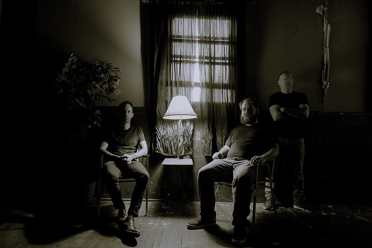 El Drugstore (mem East of the Wall) releasing first LP in 6 years (stream a track)