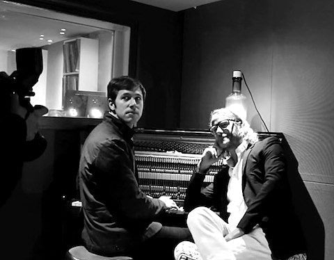 EL VY share “No Time to Crank the Sun” video (watch)