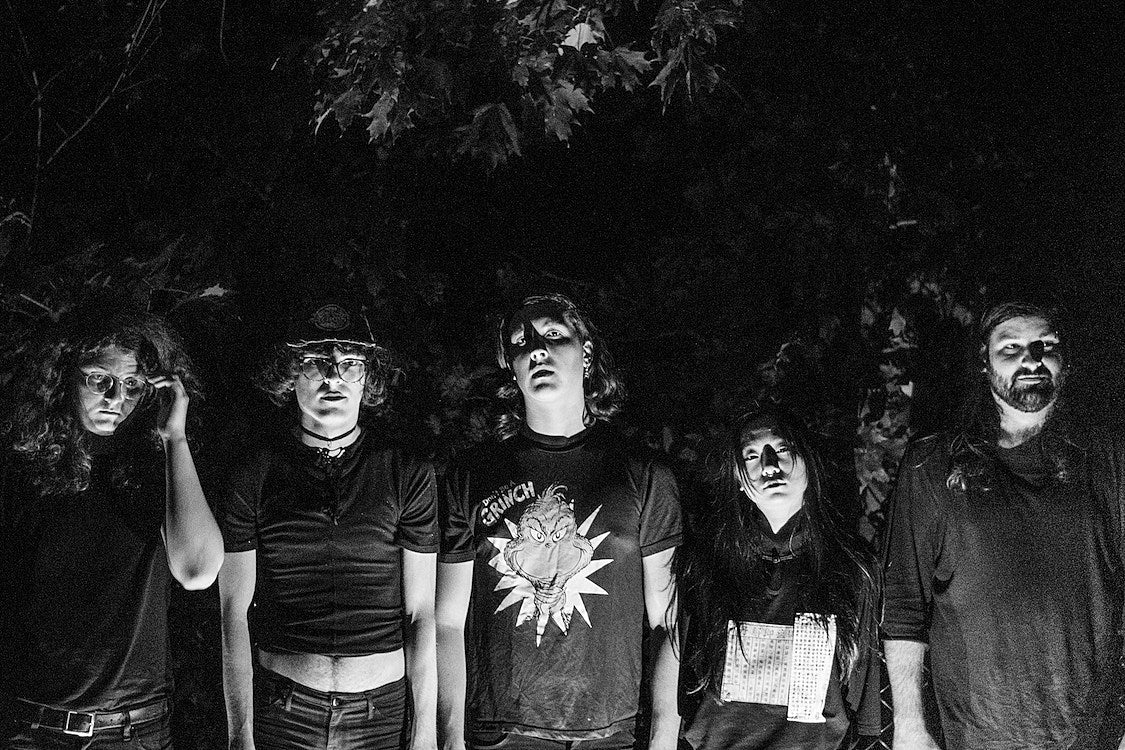 Elizabeth Colour Wheel releasing debut LP ‘Nocebo’ (stream “23”)