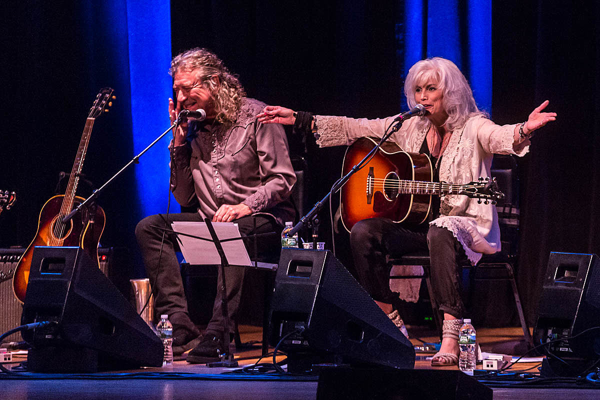 Emmylou Harris, Robert Plant, Joan Baez & more performed at Lampedusa Refugee Benefit at Town Hall (pics)