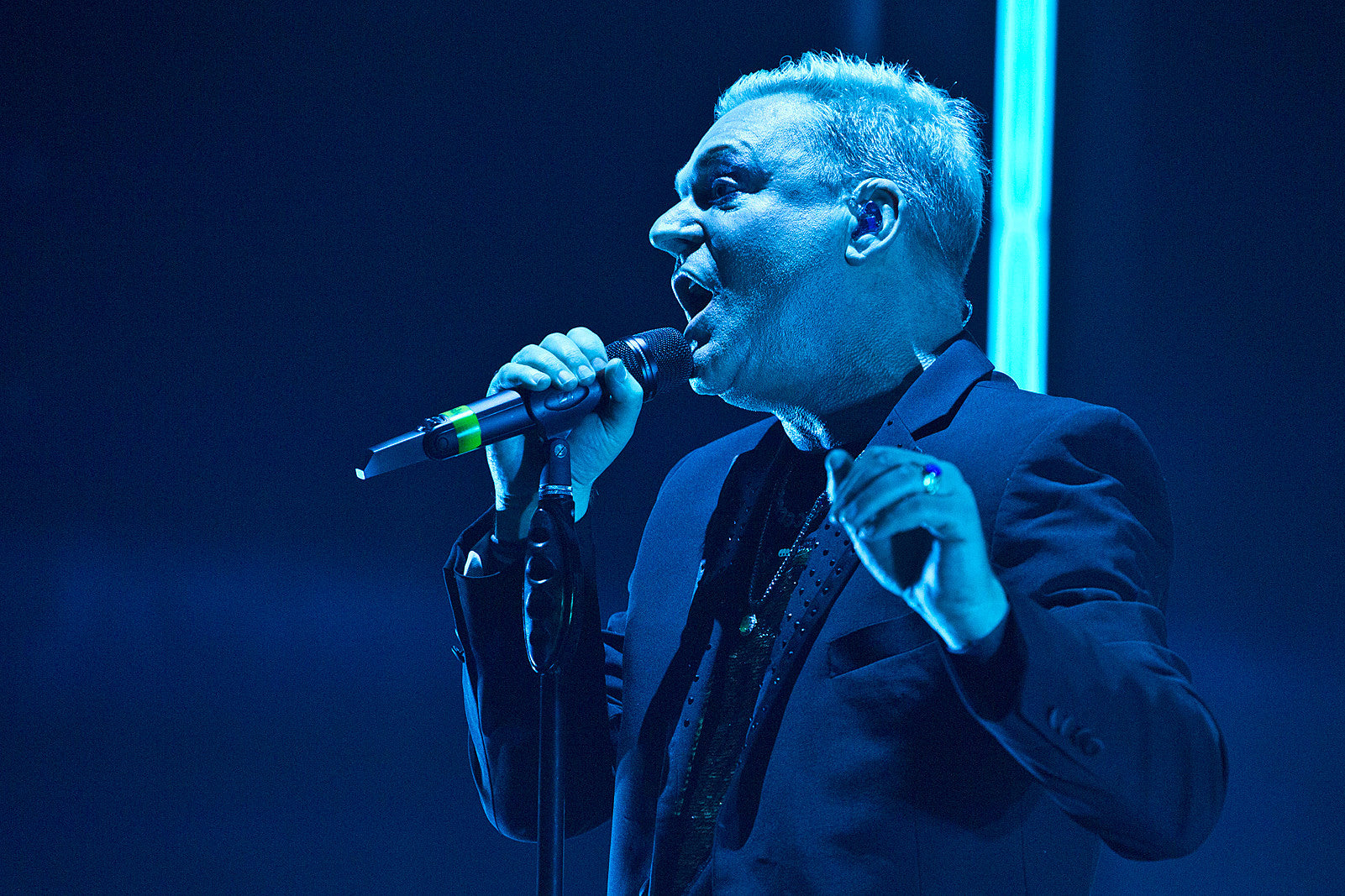 Erasure played three nights at Beacon Theatre (night 2 pics, setlist, video)