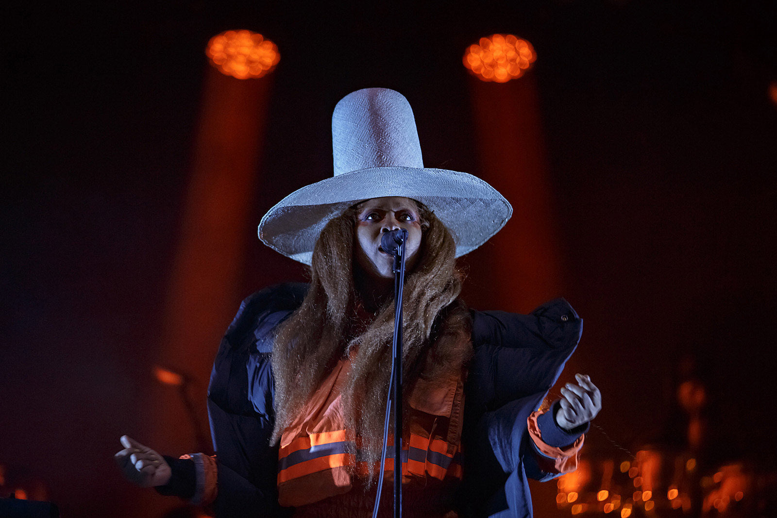 Erykah Badu DJing Brooklyn after Barclays show, playing Smokin’ Grooves