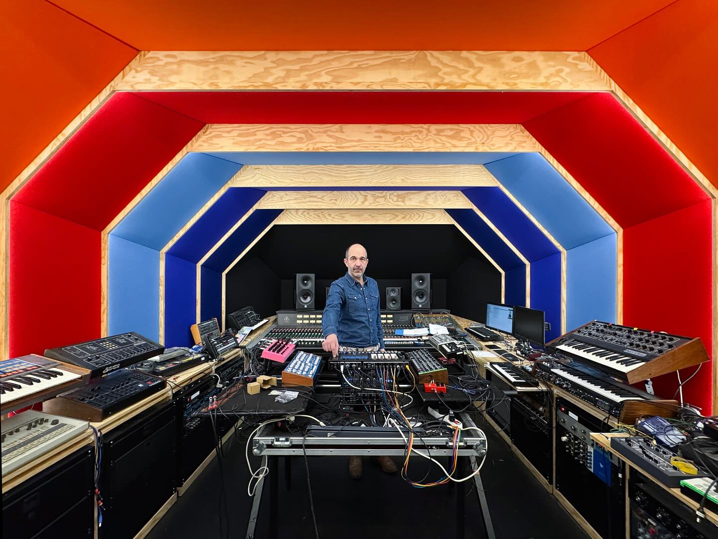 Étienne de Crécy taps Damon Albarn for single “Rising Soul”; new album ‘Warm Up’ out this week