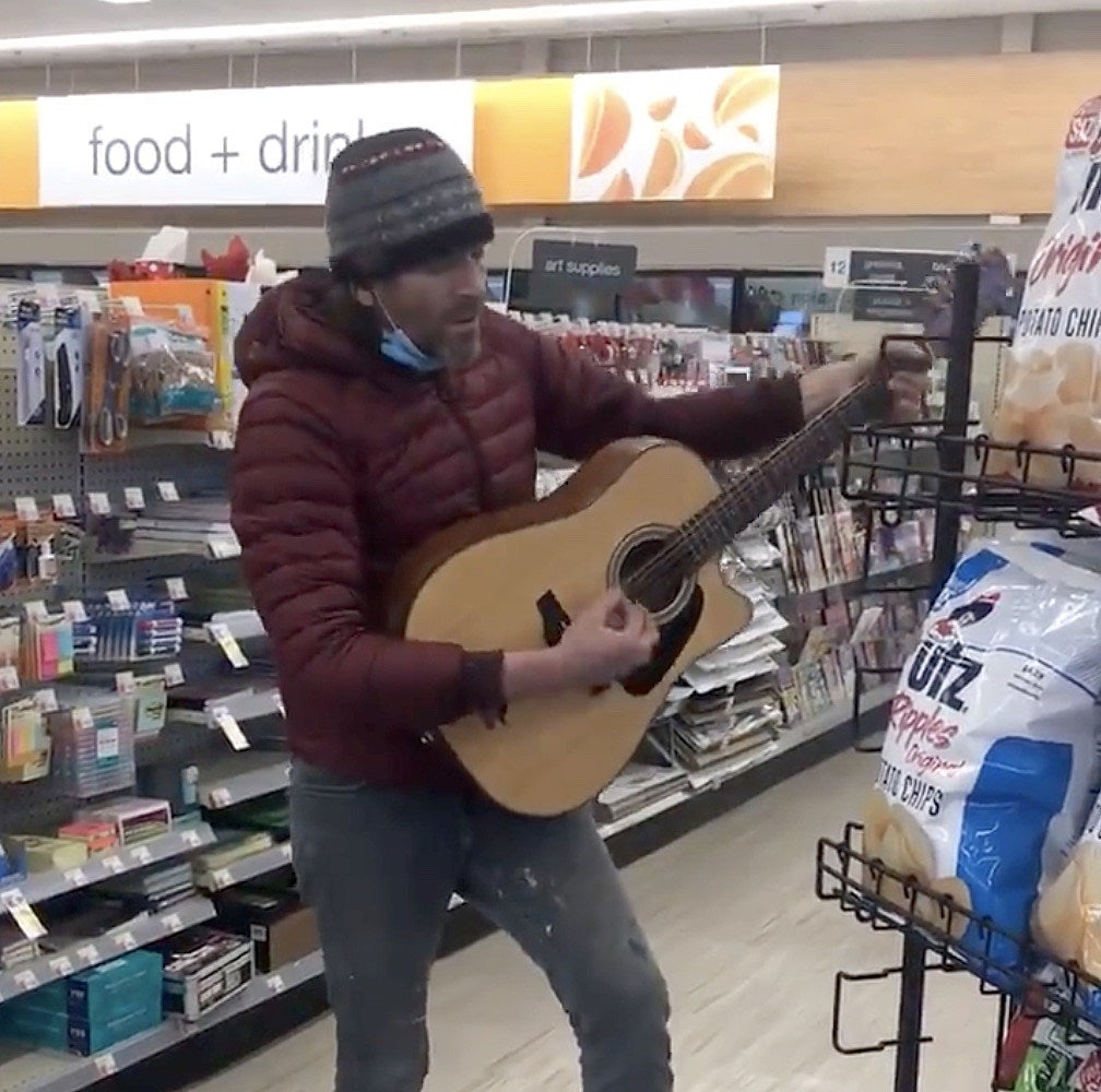 Watch Evan Dando sing “Confetti” at the Cape Cod Walgreens that found his wallet