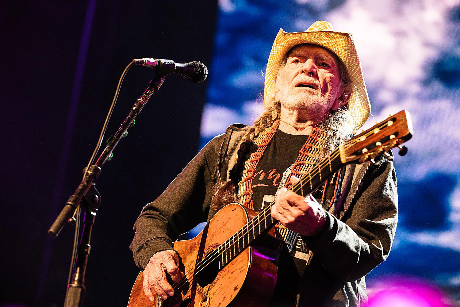 Willie Nelson cancels summer dates due to breathing problems (NYC show still on)