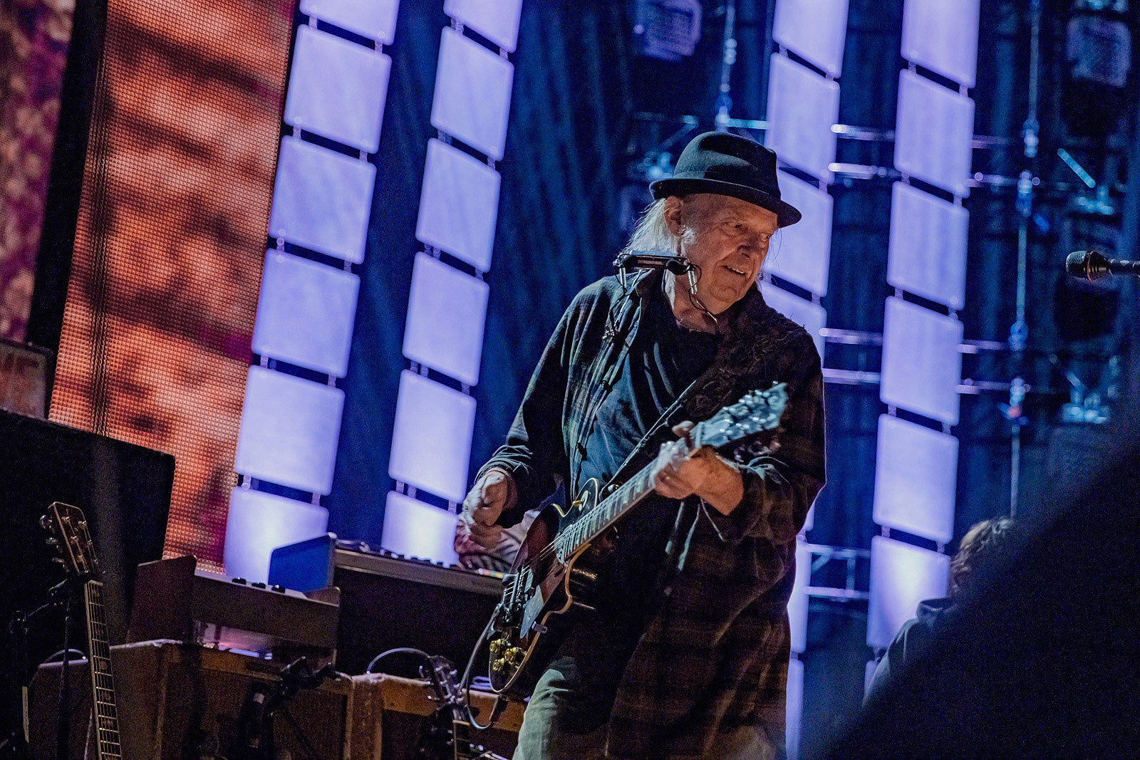 Neil Young talks cancelled shows with Crazy Horse, planning East Coast theater tour