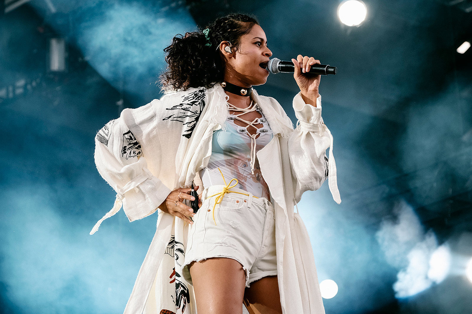 AlunaGeorge share “Mediator”; new album out in two weeks