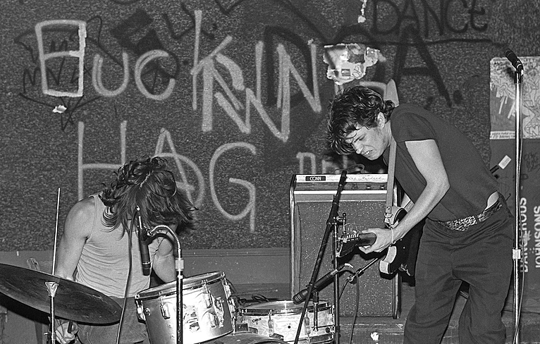 Flat Duo Jets releasing early material retrospective, touring with The Blasters
