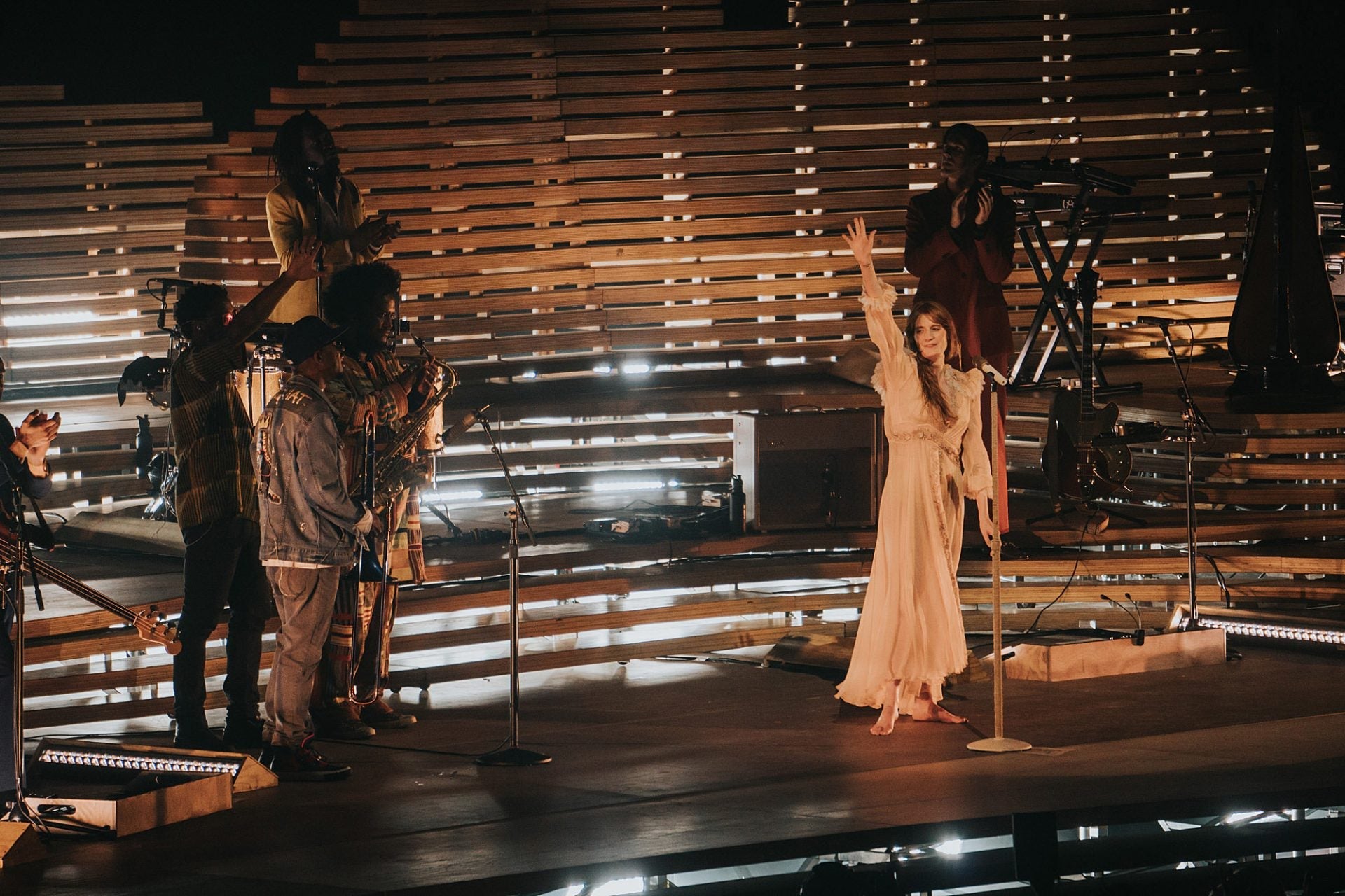 Florence + The Machine joined by Kamasi Washington at Barclays Center (pics, video)