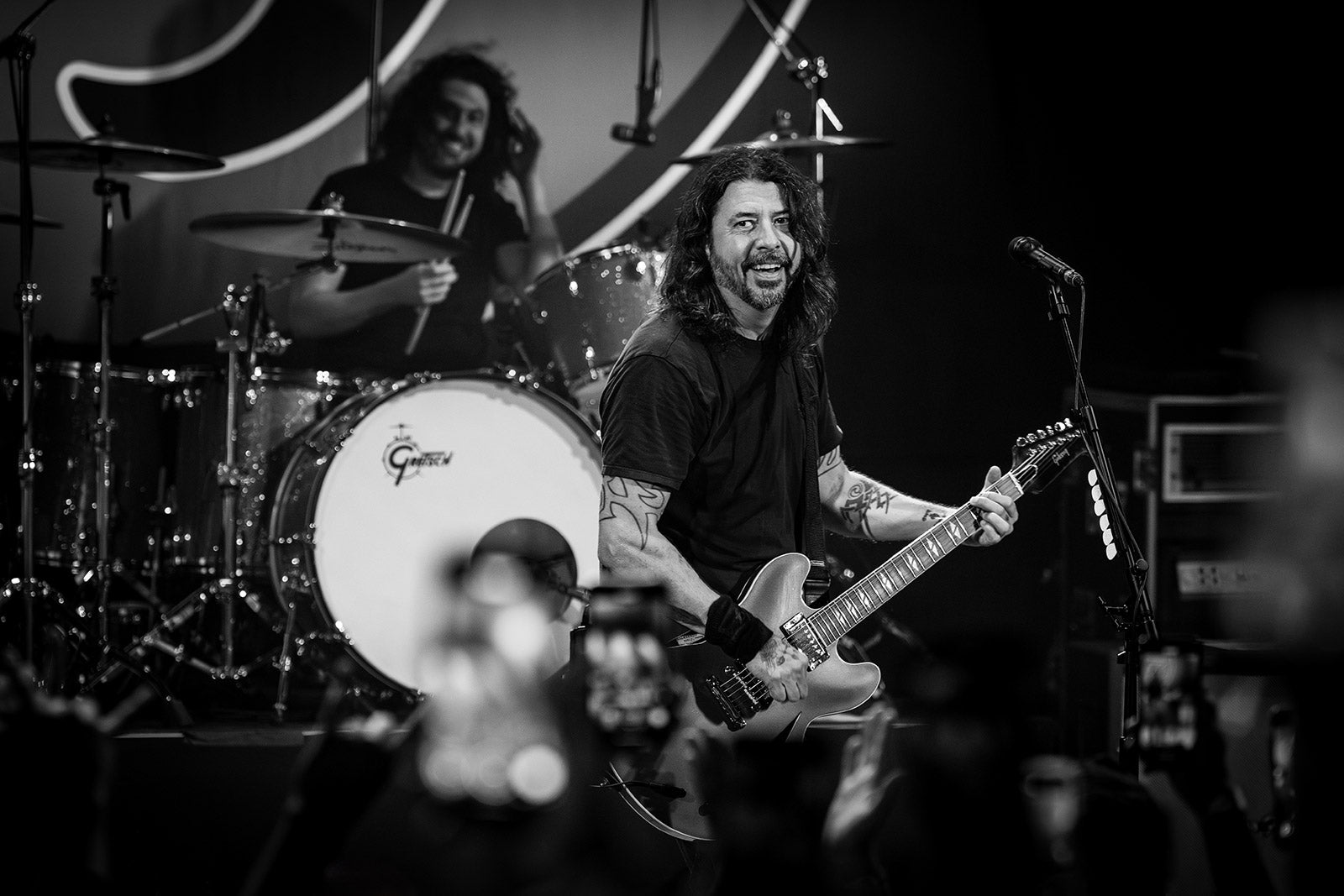 Foo Fighters played deep cuts at first show with new drummer Ilan Rubin (pics, video, setlist)