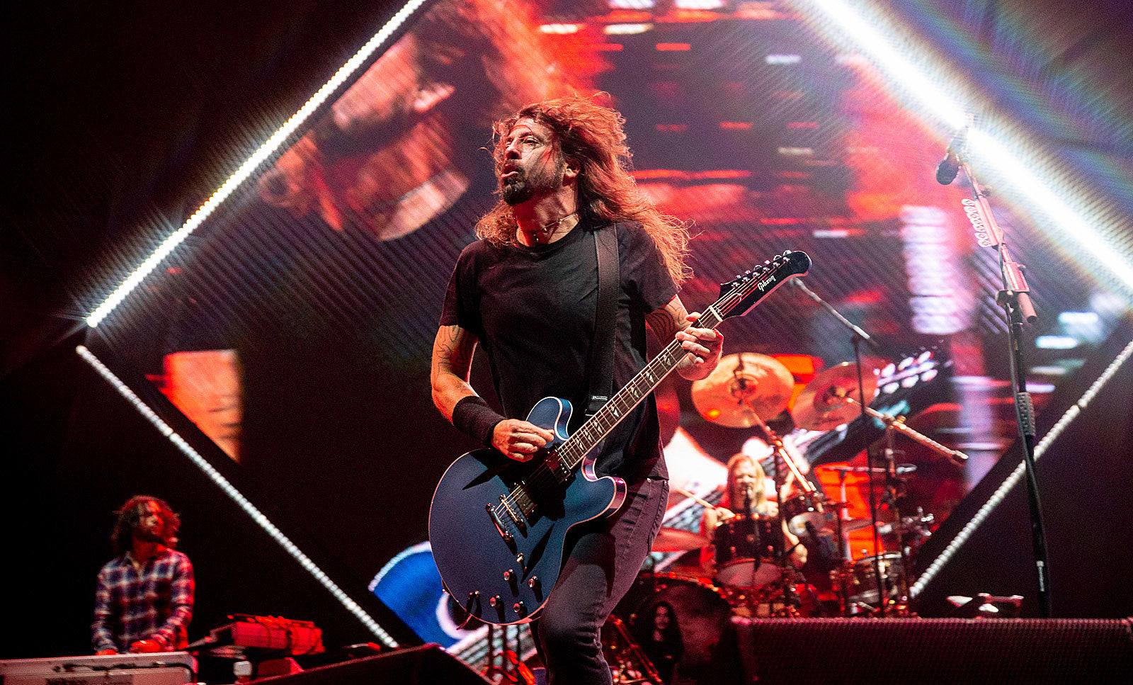 Foo Fighters announce guests for LA Taylor Hawkins tribute show (Miley Cyrus, Alanis Morissette, more)