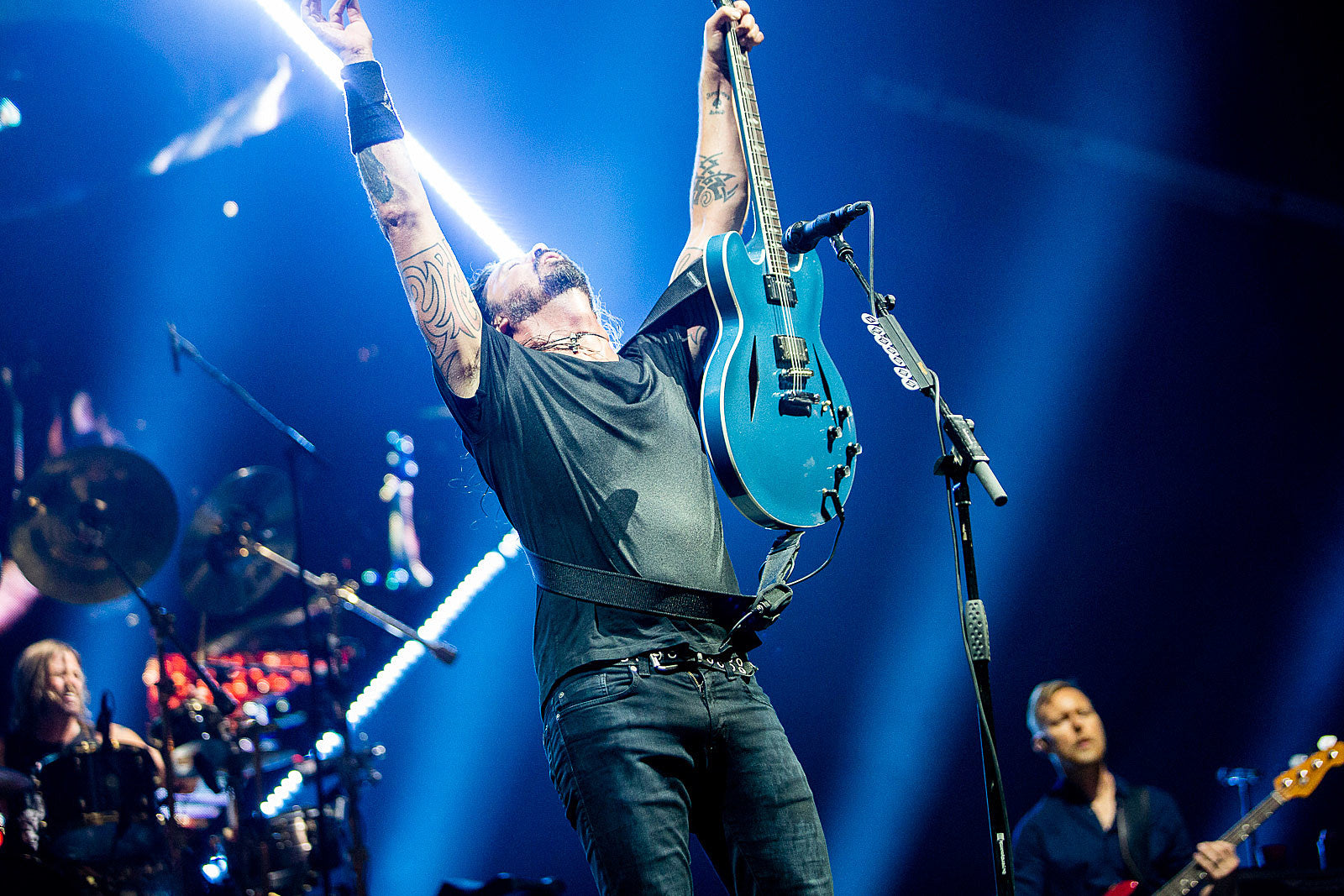Foo Fighters cover Arcade Fire & Dead Kennedys (with Serj Tankian) on new EP