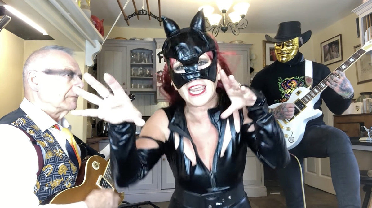 Watch Toyah & Robert Fripp cover The Scorpions’ “Rock You Like a Hurricane”