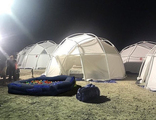 luxury Fyre Festival in Bahamas this weekend “postponed” amid chaos