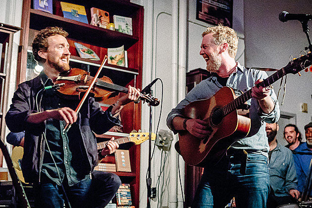 Glen Hansard played Housing Works w/ The Frames’ Graham Hopkins & Colm Mac Con Iomaire who also played Rockwood