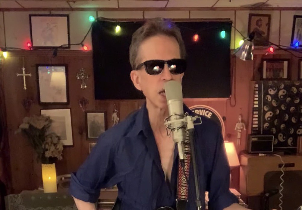 watch The Feelies’ Glenn Mercer cover the Velvet Underground for Galaxie 500 tribute