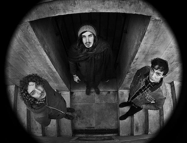 Italian garage rock trio Go!Zilla released ‘Sinking in Your Sea’ (watch the “Pollution” video), touring around SXSW