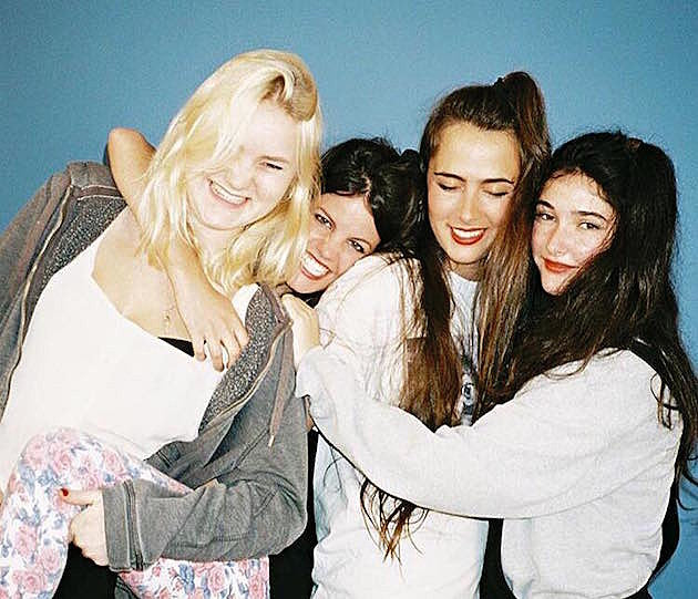 Hinds touring around SXSW (dates)
